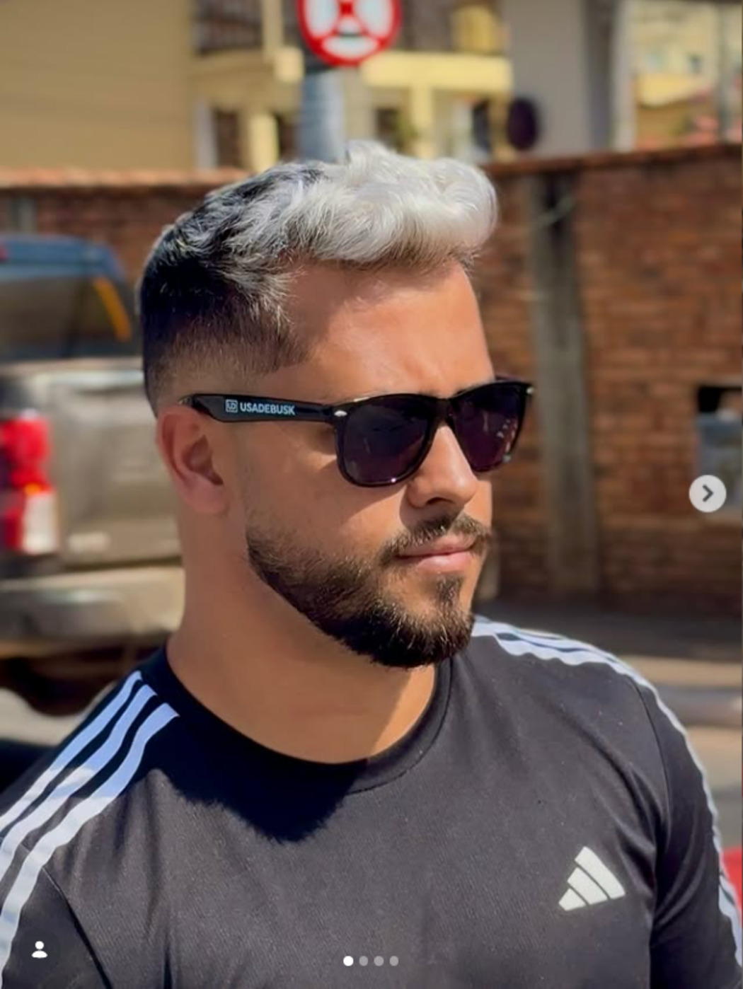 Corte com luzes realizado pela Barbearia Teles